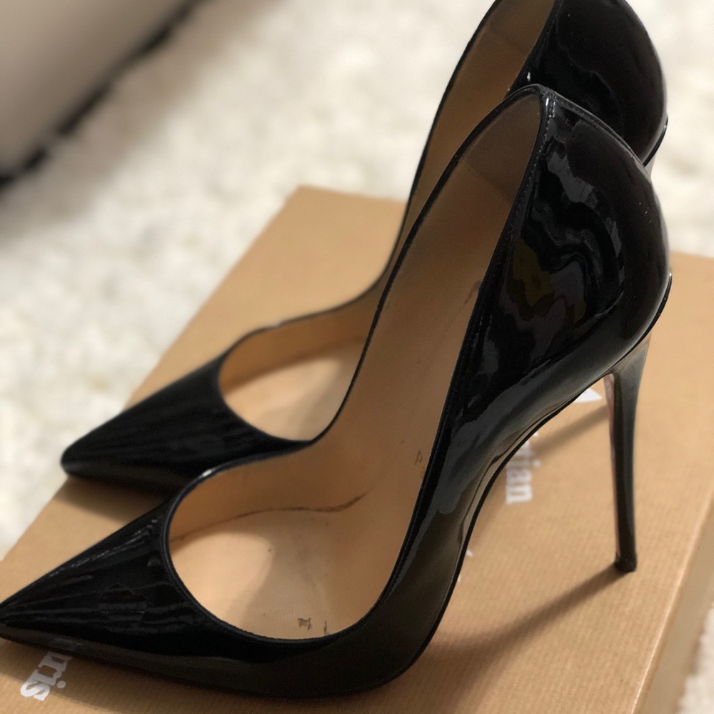 Christian Louboutin So Kate Pumps - Picture 2 of 8